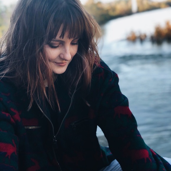 Meet your Posher, Jessie - Picture 2 of 3